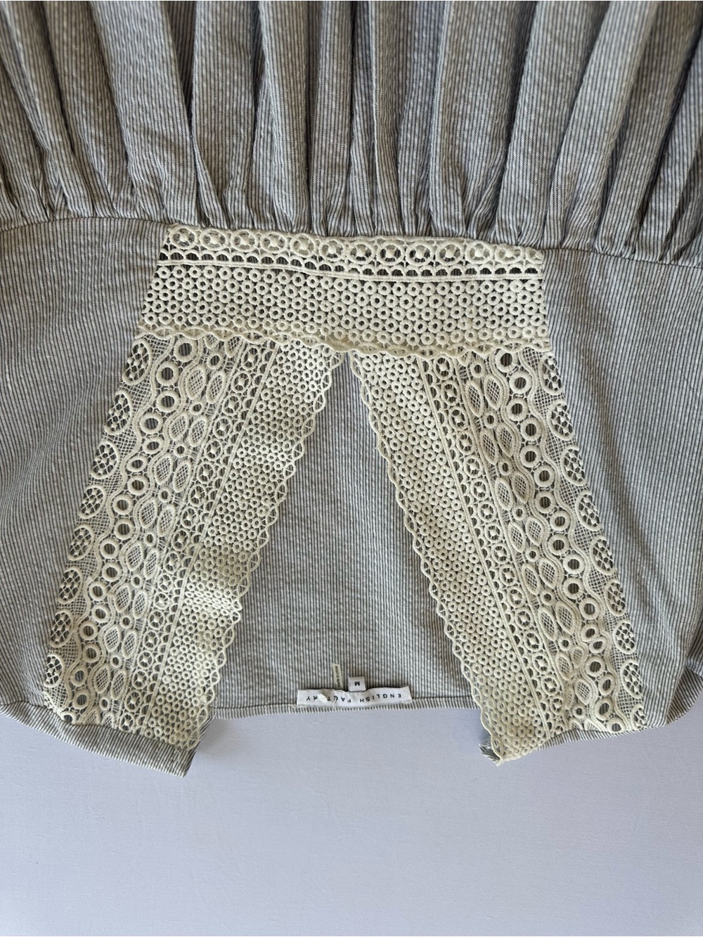 Light Gray Lace-Trim Peasant Blouse w/ pompom trim puff tie sleeve Size Medium - Picture 12 of 13